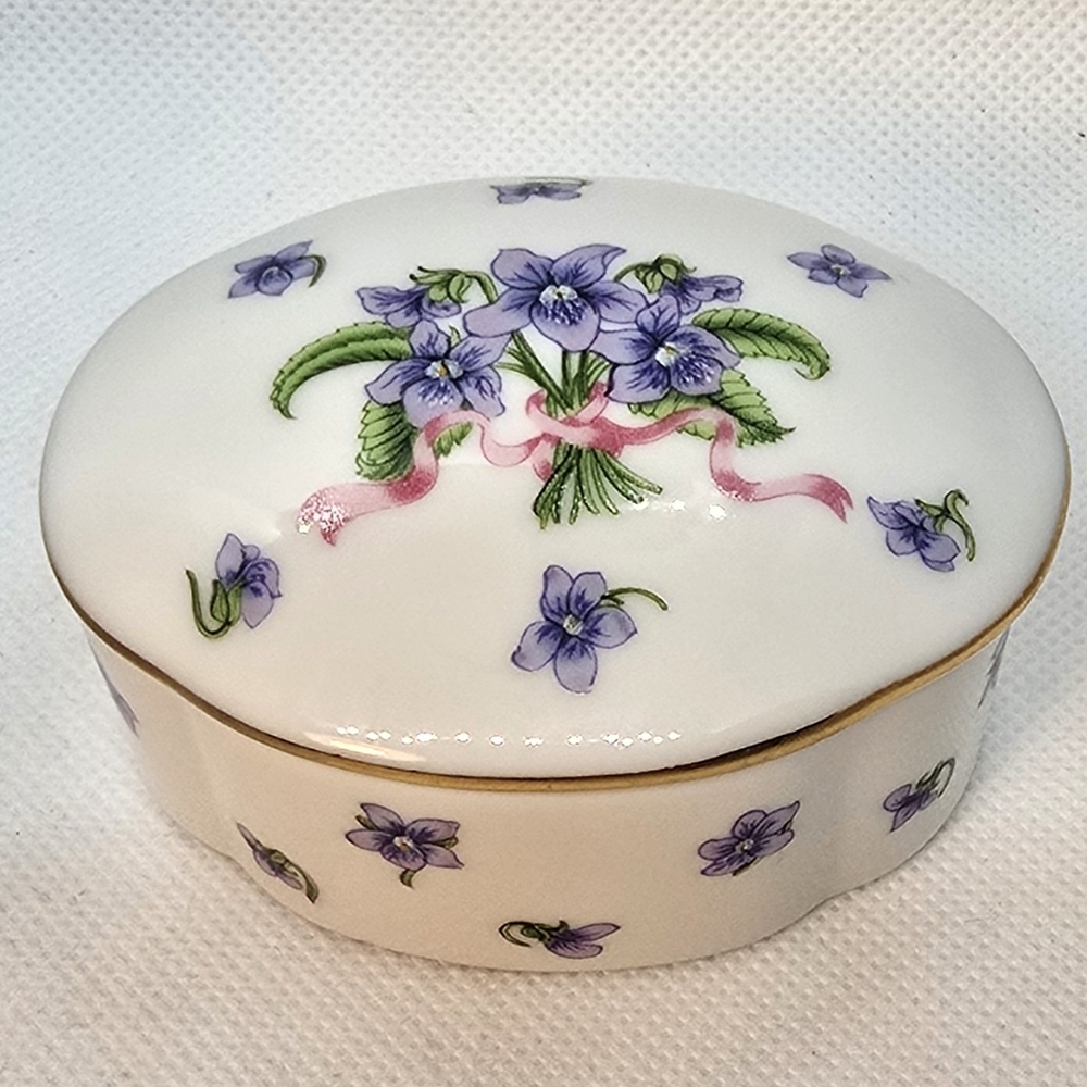 Vintage Lenox Trinket Box Collector's Society Member Gift Lilacs & Ribbon 1992 - Picture 2 of 7